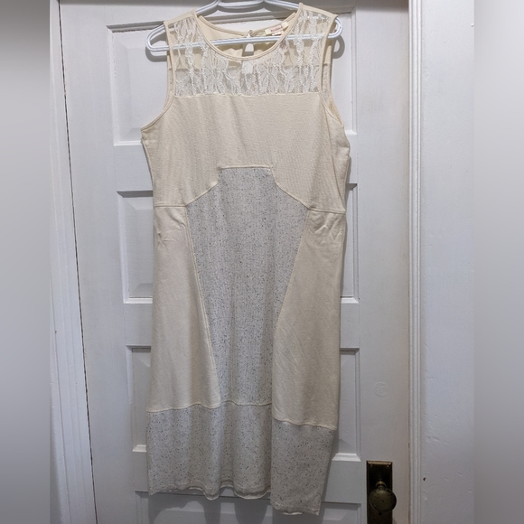 Sundance Lace Detail Malorie Dress - Picture 2 of 8